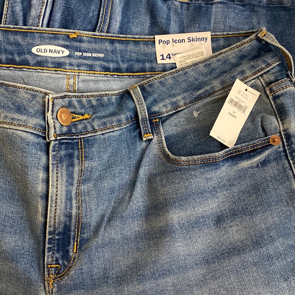NWT Old Navy Pop Icon Skinny 14 short